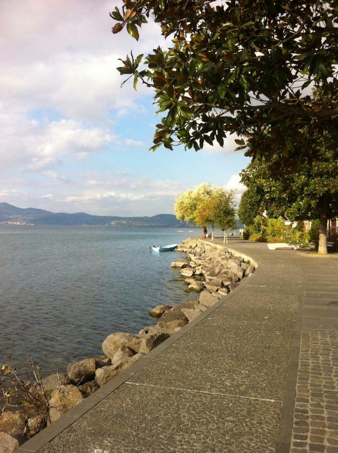 Al Vicolo Dei Pescatori Bed & Breakfast Anguillara Sabazia Exterior photo