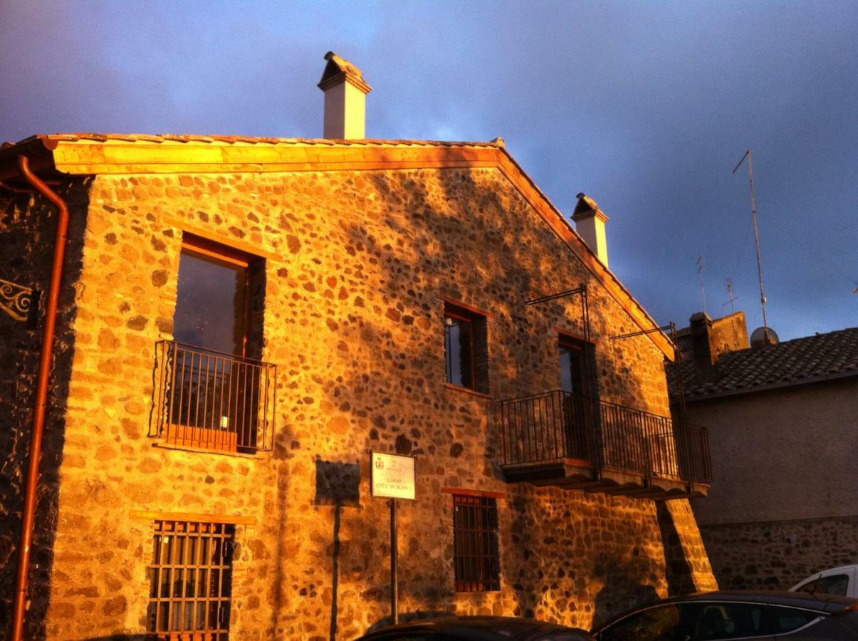 Al Vicolo Dei Pescatori Bed & Breakfast Anguillara Sabazia Exterior photo