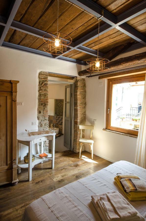 Al Vicolo Dei Pescatori Bed & Breakfast Anguillara Sabazia Exterior photo