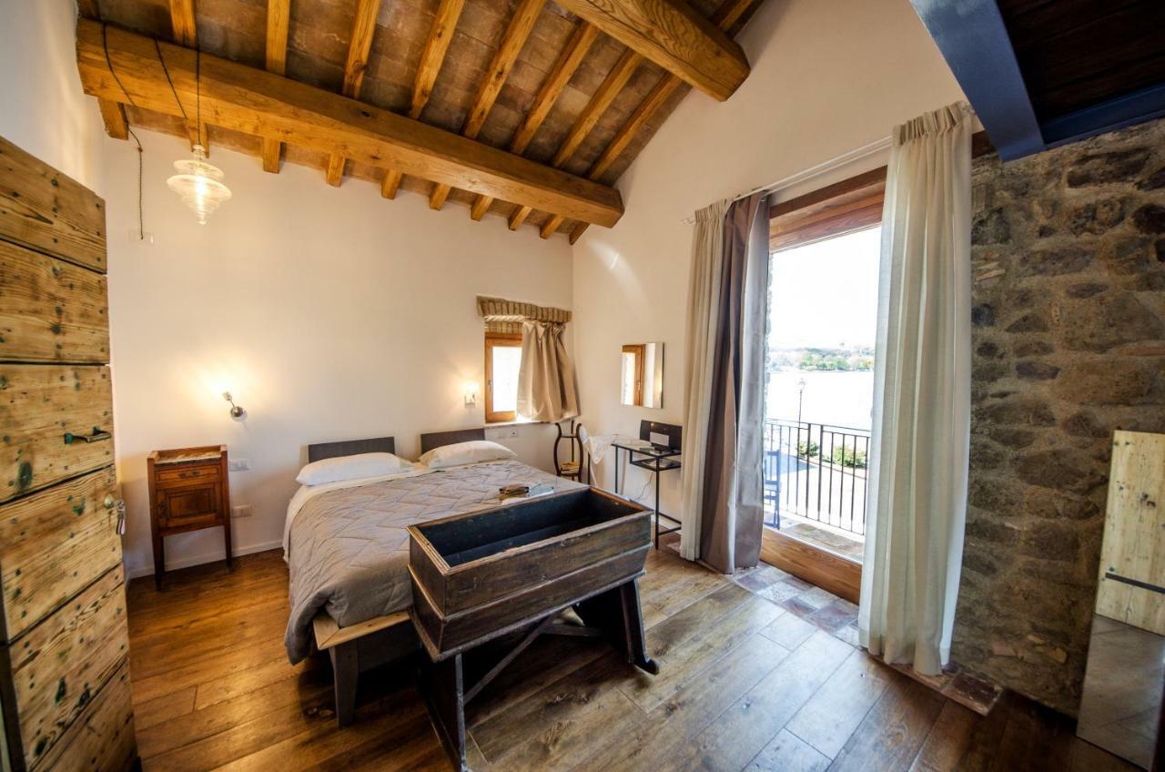 Al Vicolo Dei Pescatori Bed & Breakfast Anguillara Sabazia Exterior photo